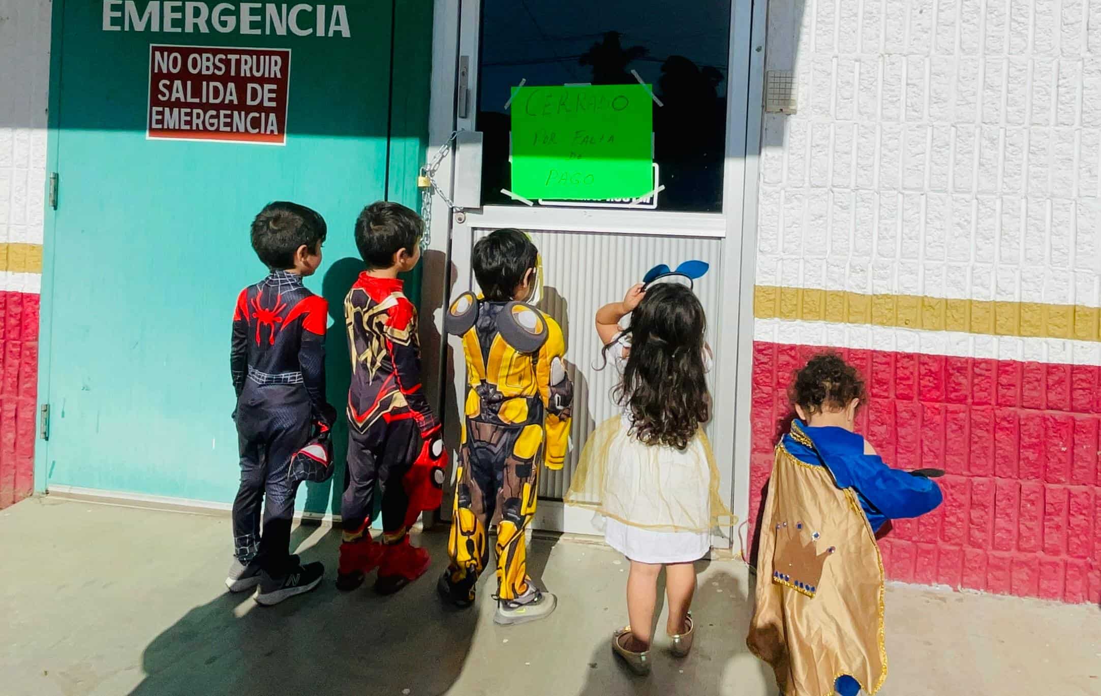 Padres de familia exigen apertura de Guardería del Issste en Ciudad Obregón