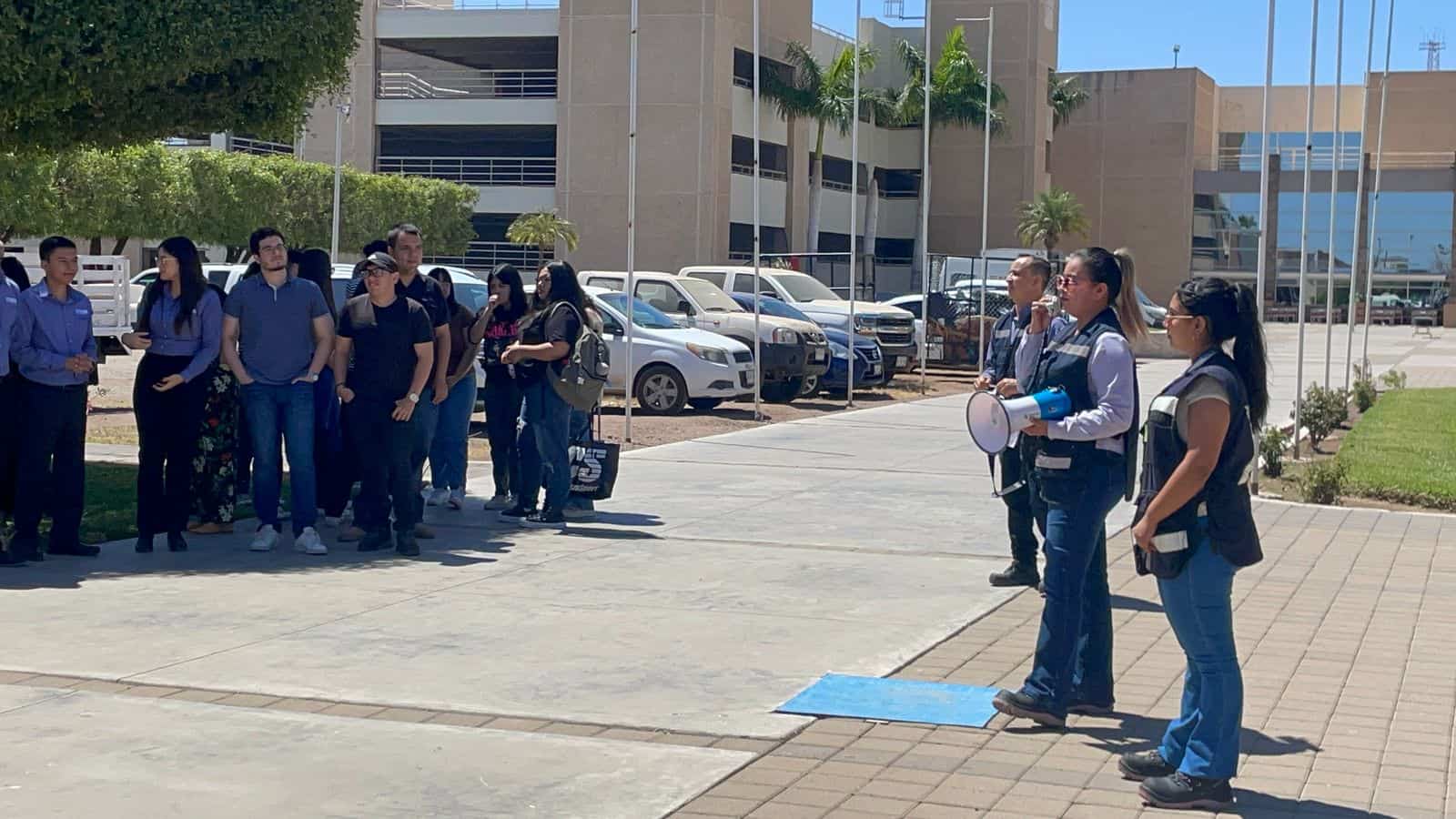 Itson promueve cultura de protección civil con simulacro de emergencia