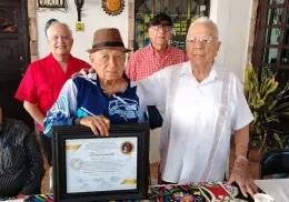 Germán Liogon Cuen recibe emotivo homenaje por su legado en el béisbol de Cajeme