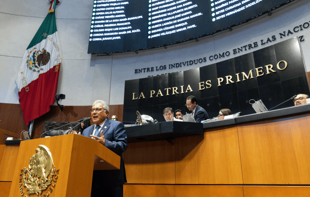 Maestros rechazan letras doradas en el Senado