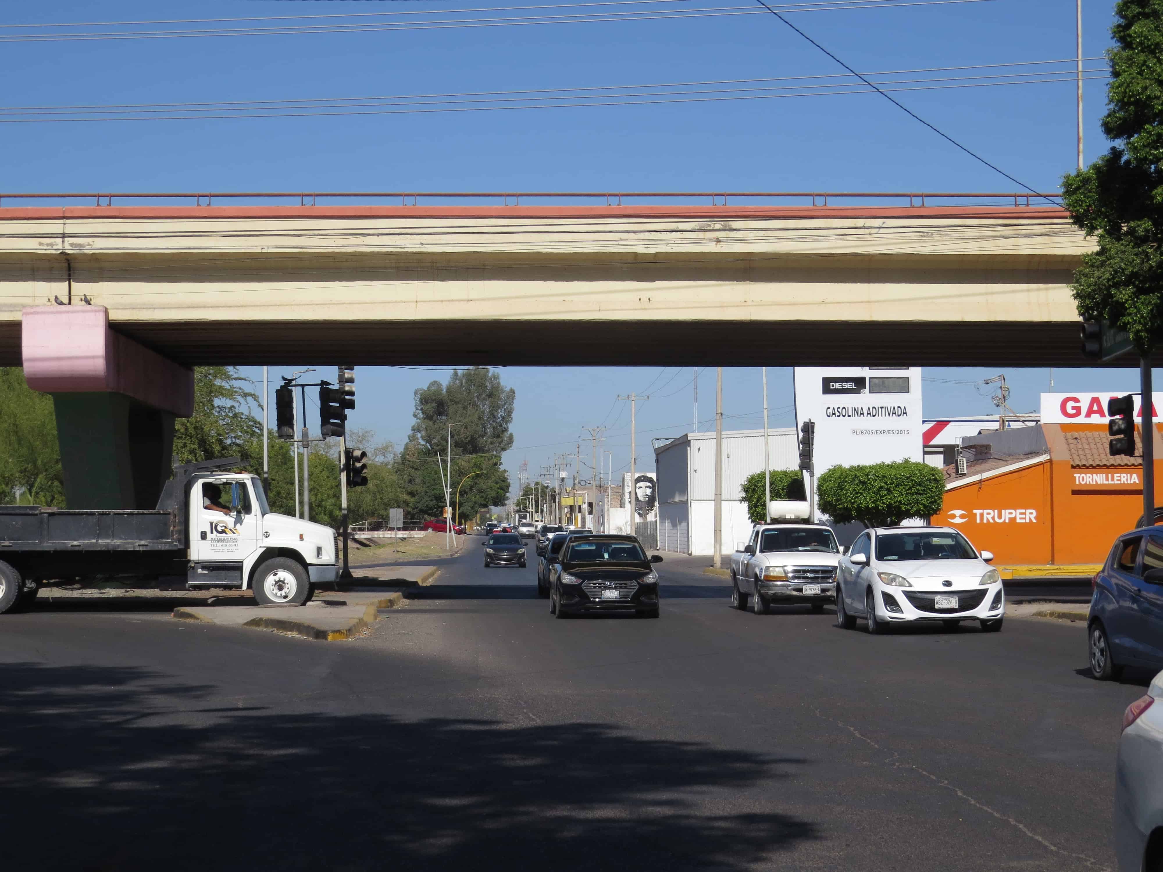 Se arroja mujer de puente de la Norman E. Borlaug y 300, en Ciudad Obregón
