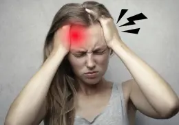 ¿Qué factores puedes convertir un simple dolor de cabeza en una migraña crónica?
