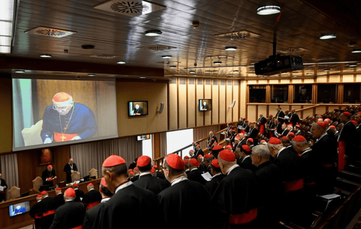 Cardenales llaman a intensificar la oración de los fieles ante el próximo Cónclave
