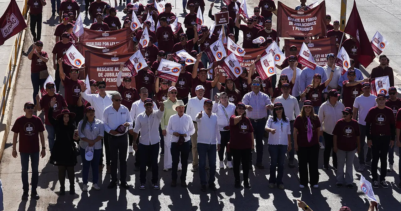 Marchan para reclamar sus derechos laborales