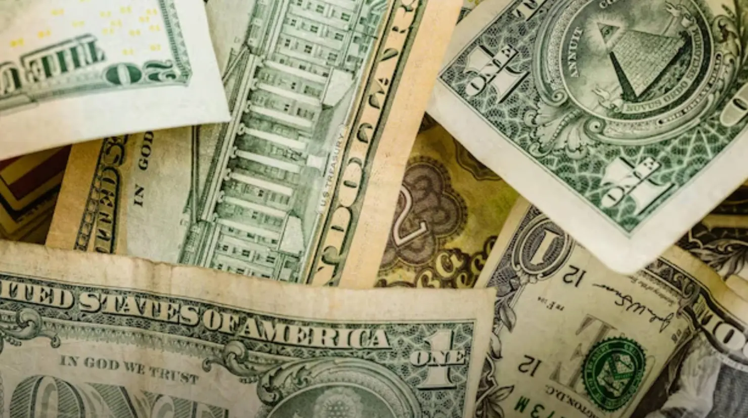 Precio del dólar hoy jueves 1 de mayo: El peso inicia fuerte este mes