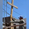 Albañiles festejan con gran devoción el Día de la Santa Cruz