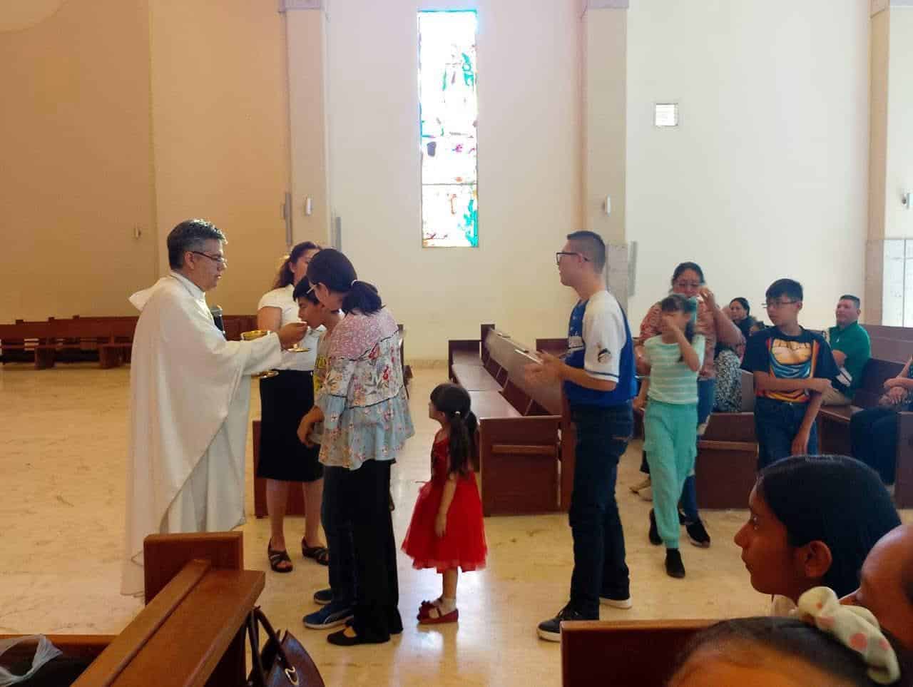 Gran gesto de inclusión: Celebran misa para niños con capacidades diferentes