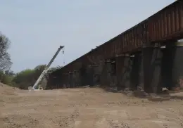 Incendio en puente Esperanza paraliza tránsito ferroviario