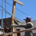 Albañiles festejan con gran devoción el Día de la Santa Cruz