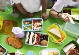 SEC exhorta a padres de familia de Sonora para hacer mochila saludable