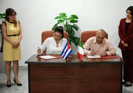 Morena firma convenio de cooperación con el Partido Comunista de Cuba