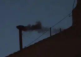 Humo negro en el Vaticano: primera votación sin acuerdo para elegir al nuevo Papa