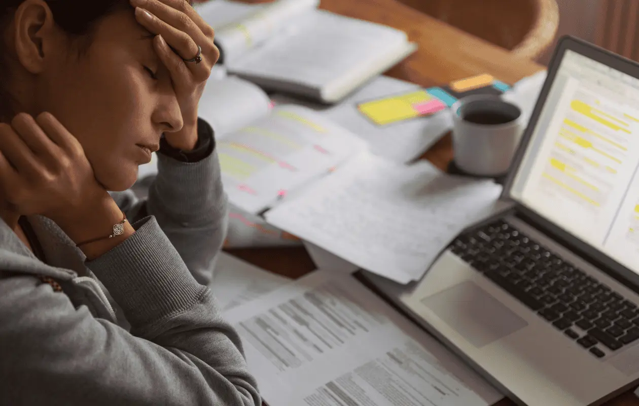 Algunos ven las horas extras de trabajo como una oportunidad de ingresos, pero puede salir más caro.