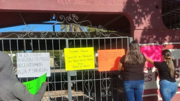 Toman escuela primaria en Benito Juárez Toman escuela primaria en Benito Juárez