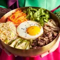 Bibimbap Coreano: Conoce el plato saludable y delicioso con arroz, vegetales frescos y carne magra para una comida completa