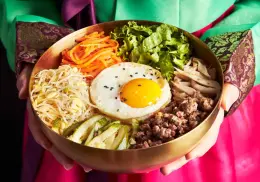 Bibimbap Coreano: Conoce el plato saludable y delicioso con arroz, vegetales frescos y carne magra para una comida completa