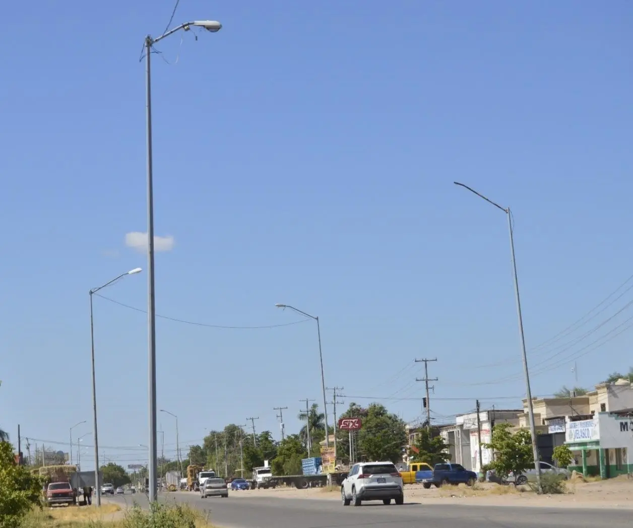 Reduce el déficit en el alumbrado público de Navojoa