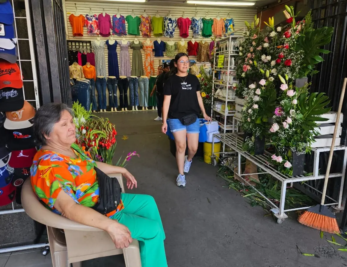 Cumple con expectativas venta de flores