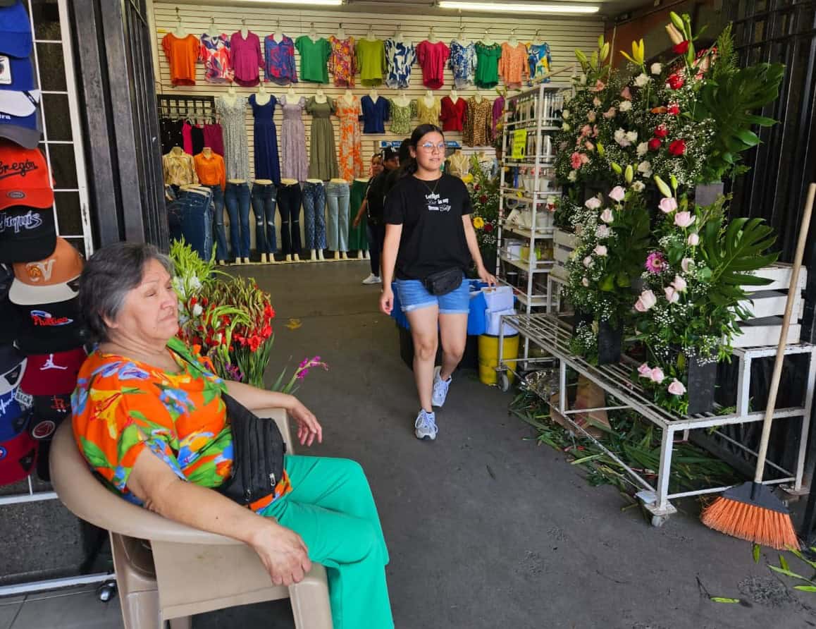 Cumple con expectativas venta de flores