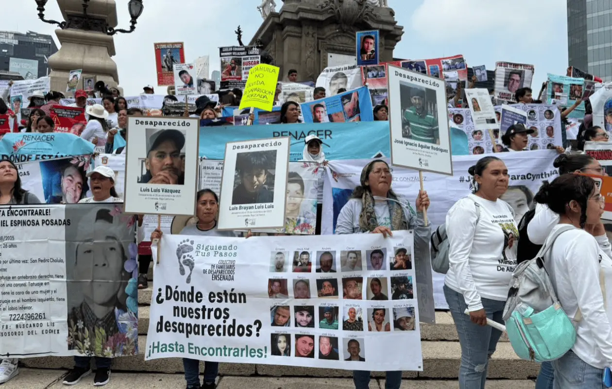En el Ángel de la Independencia se congregó un nutrido grupo de manifestantes.