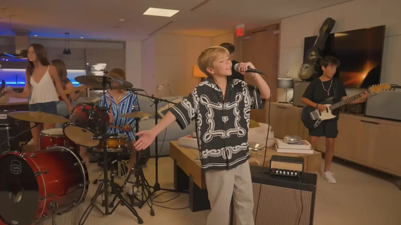 VIDEO|Milan y Sasha debutan en la musica con The One