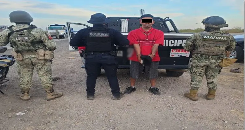“Cae” en retén de la Marina con motocicleta robada en Ciudad Obregón