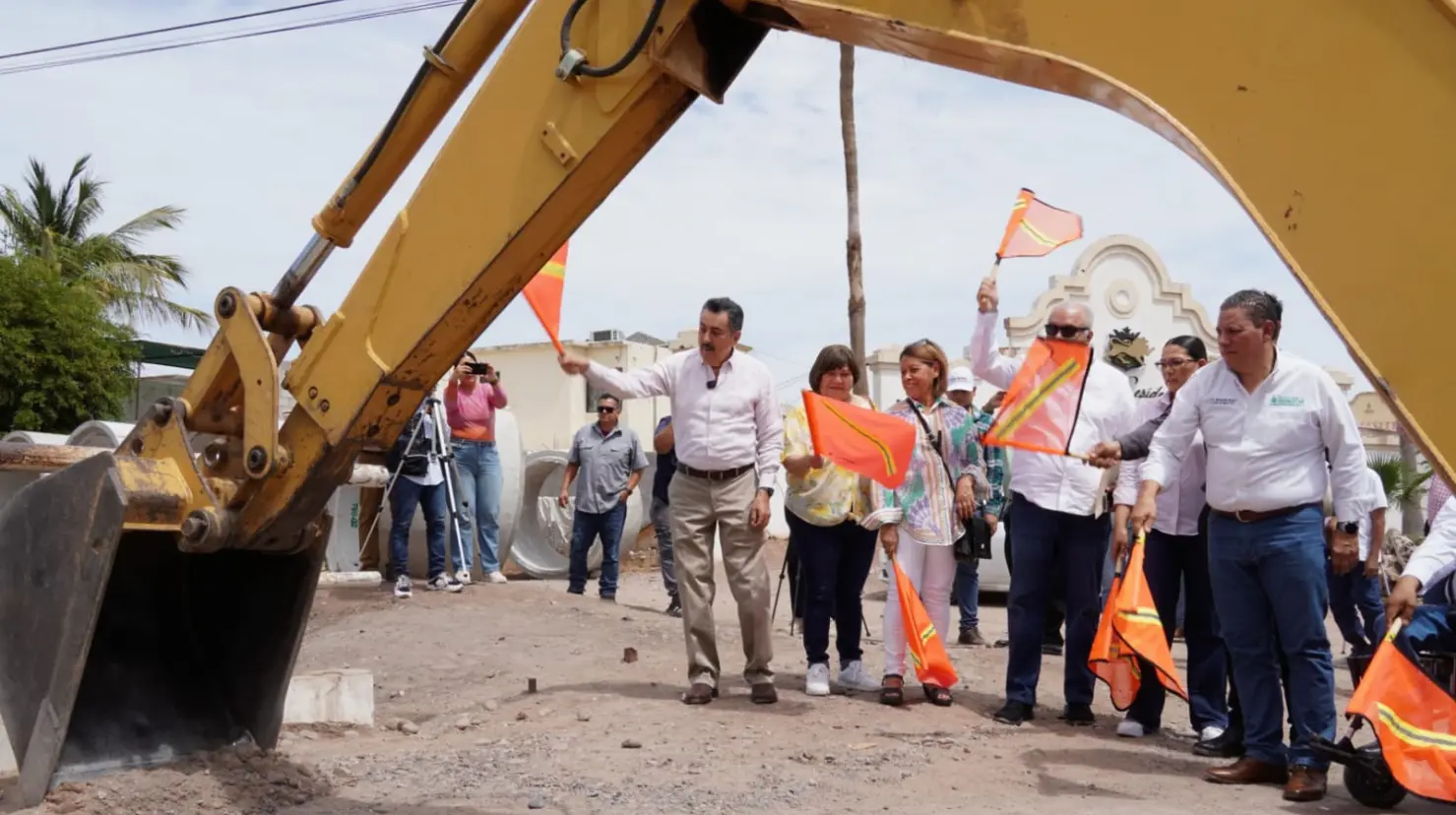 Javier Lamarque pone en marcha rehabilitación de puente vehicular en calle 200 de Cajeme