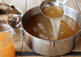 Caldo de huesos: conoce cómo prepararlo y los beneficios que aporta a la salud