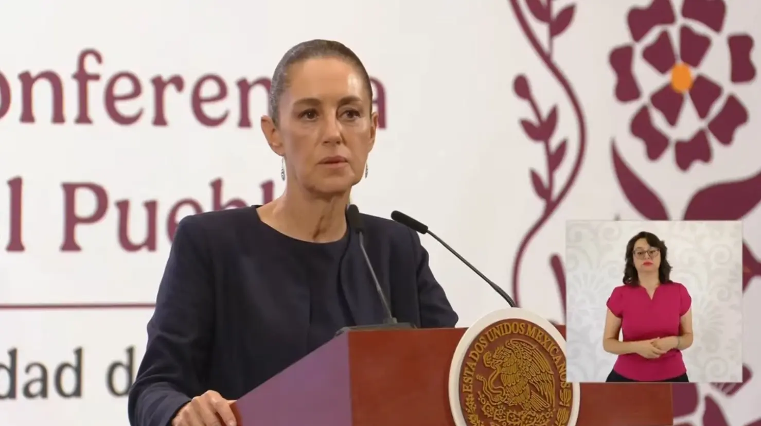 Sheinbaum felicita a los maestros en su día y anuncia aumento salarial y de vacaciones