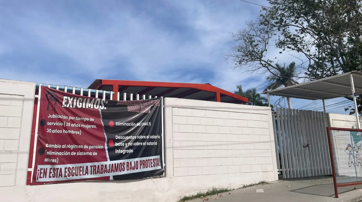 Maestros paran labores en Sonora