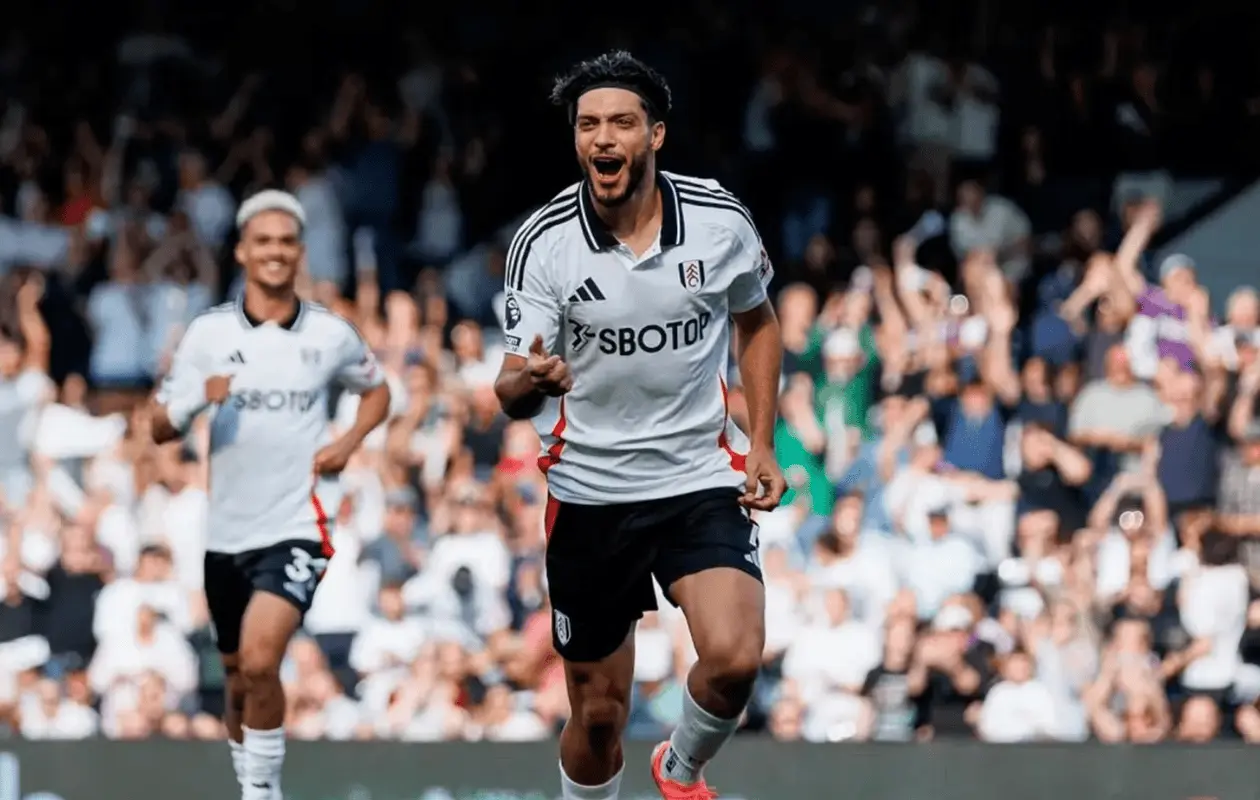 Raúl Jiménez renueva con Fulham hasta 2026 tras gran temporada en la Premier League