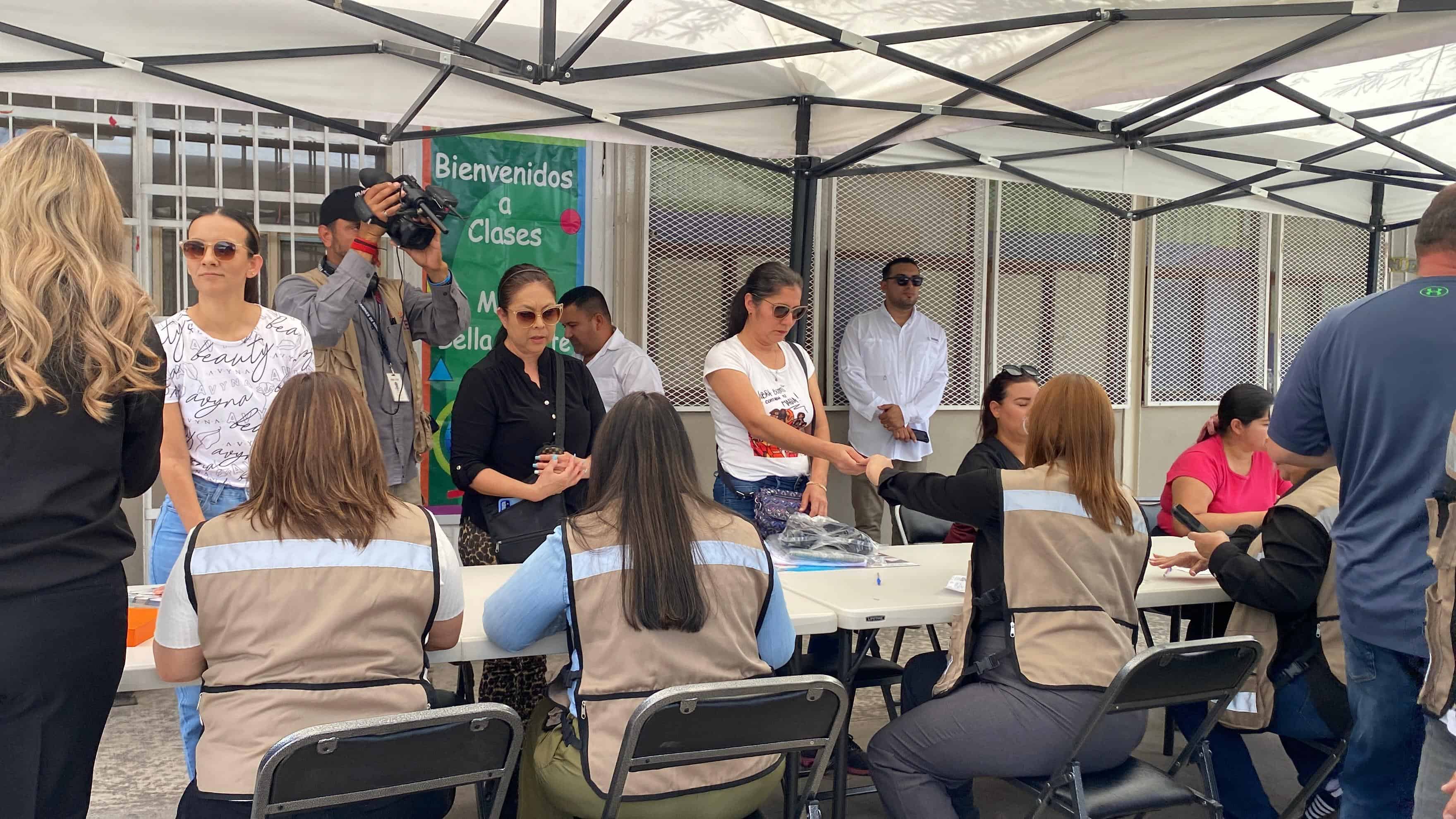 Arranca en Sonora entrega de uniformes escolares gratuitos