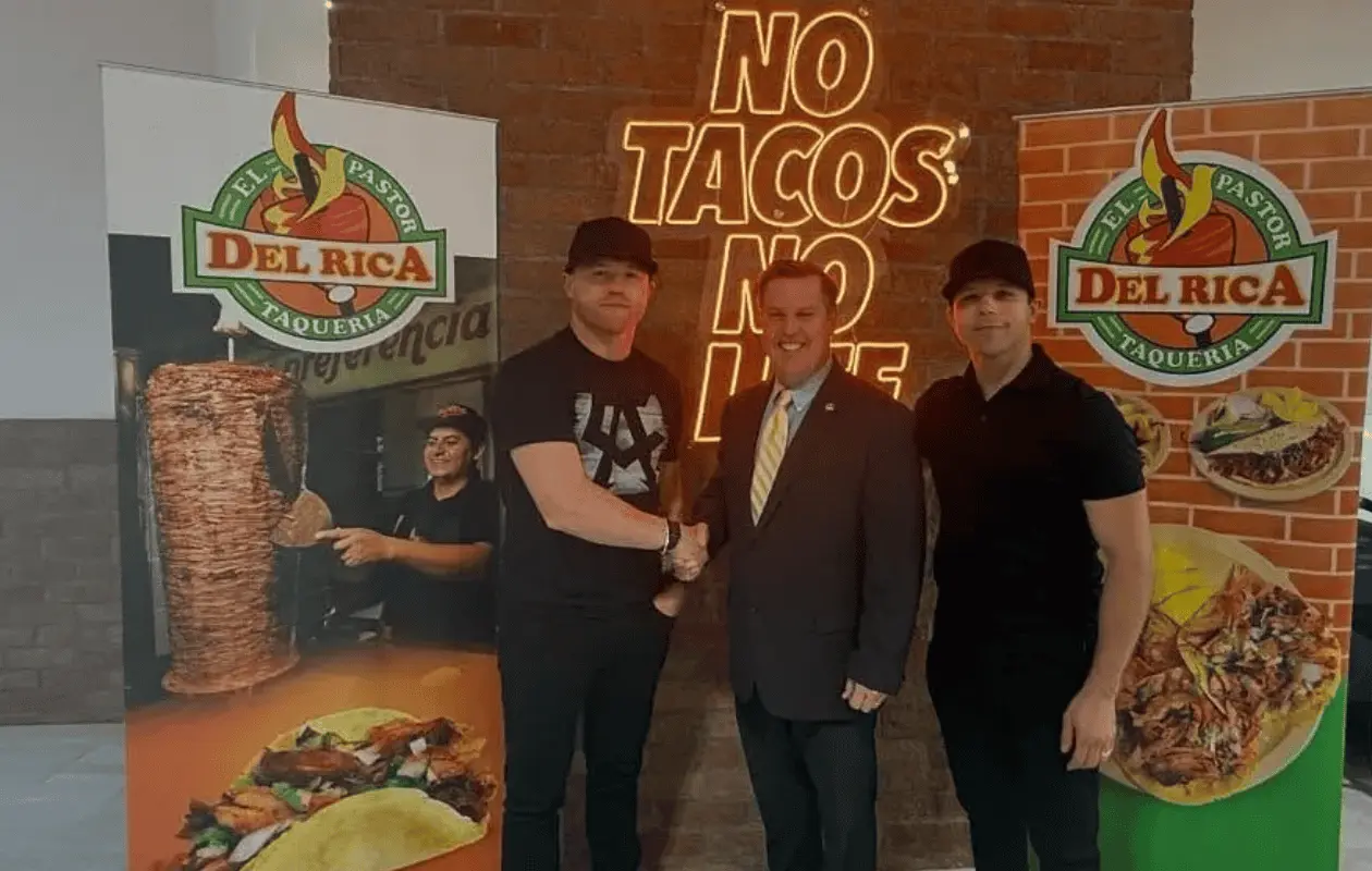 La popular taquería se encuentra muy cerca del Estadio Akron.