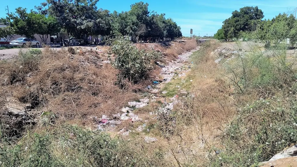 Urgen atención en la limpieza del canal Esperancita