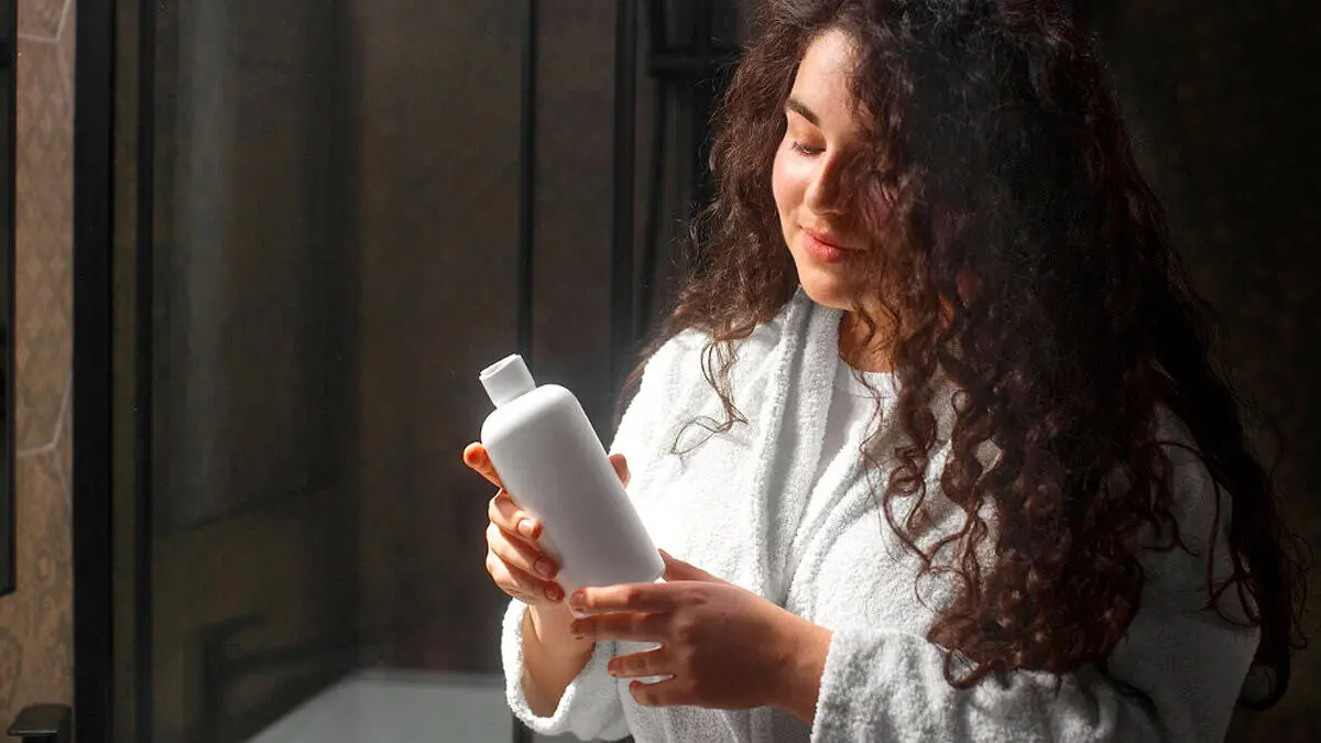 Este shampoo cuesta menos de 150 pesos y cubre las canas en cuestión de minutos. ¡Échale un vistazo!