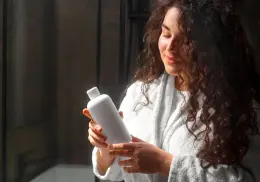 Este shampoo cuesta menos de 150 pesos y cubre las canas en cuestión de minutos. ¡Échale un vistazo!