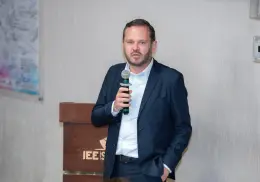 IEE investiga denuncia de agresión