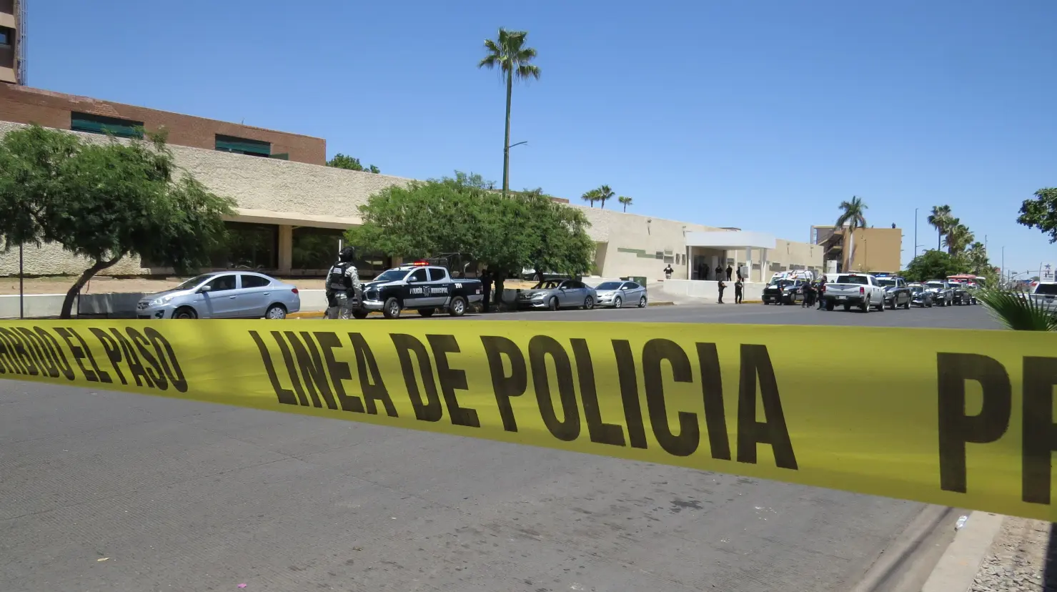 Lo balean afuera de Urgencias del IMSS en Ciudad Obregón