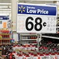 Trump se enoja con Walmart por subir precios a causa de aranceles