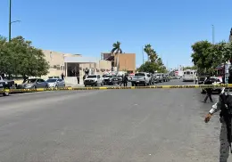 Identifican vehículo en el que gatilleros huyeron tras balacera en IMSS de Obregón