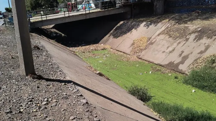 Comerciantes de la Laguna del Náinari piden atención al canal pluvial Comerciantes de la Laguna del Náinari piden atención al canal pluvial