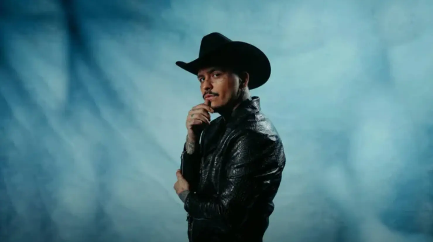 Christian Nodal podría perder sus mayores éxitos por demanda de Universal Music ¿Qué canciones peligran?