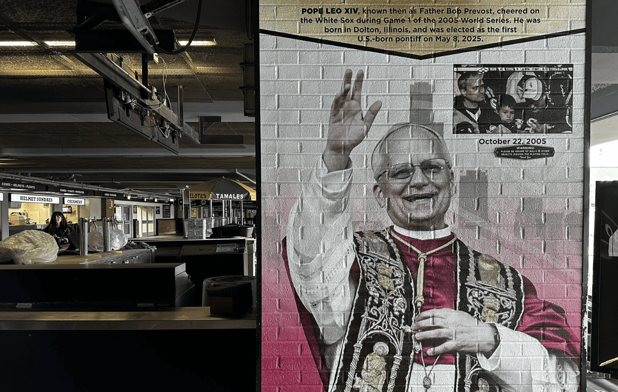 White Sox rinden homenaje al Papa León XIV con una placa en el asiento que ocupó en 2005