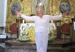 Homenaje a Elena Poniatowska con mariachi en su 93 cumpleaños