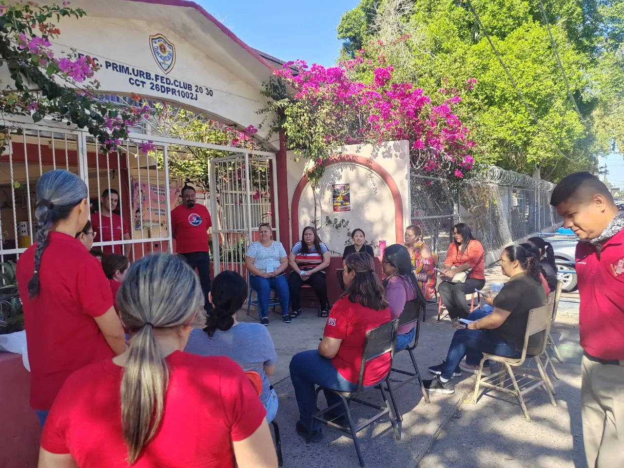 Se suman maestros a tercer día de paro en la Región del Yaqui