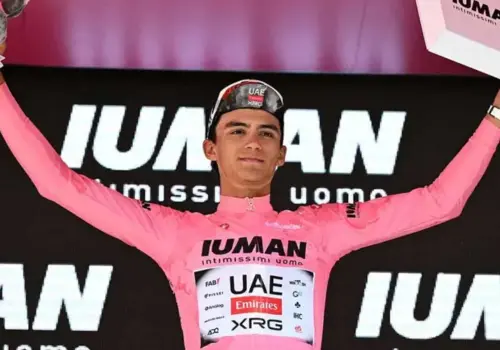 ¿Quién es Isaac Del Toro, el ciclista mexicano lidera el Giro de Italia 2025?