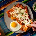 Chilaquiles rojos o verdes ¿por qué son uno de los desayunos más ricos del mundo?