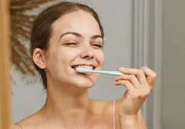 ¿Cuántas veces y durante cuánto tiempo debes cepillarte los dientes para prevenir enfermedades? Esto dicen los expertos