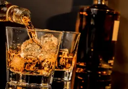 Esta botella de Whisky se vende por 2.8 millones de dólares