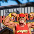 Hulk Hogan, leyenda de la WWE desea comprar ‘Hooters’ para salvar a la franquicia